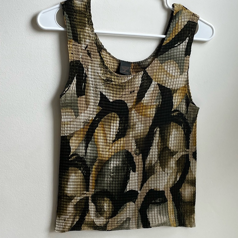Textured abstract tank top